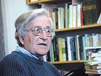 Noam Chomsky. Fotografia de W. Xiao.