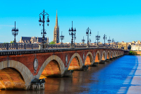 Bordeaux, vista di un ponte. Fonte: Kulturalia viatges.