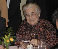 Marta Mata Garriga (1926-2006).