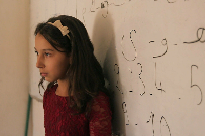 Una niña en una clase de lengua amazig./Foto: Núria Vilà.