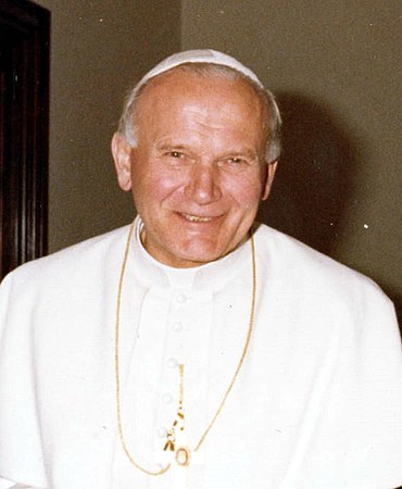Papa Joan Pau II (1920-2005), sonriente.